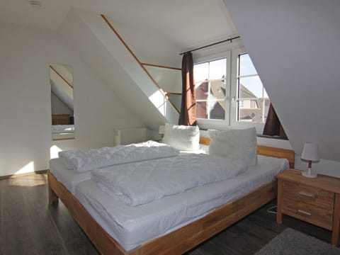 Apartment | 3 bedrooms, individually furnished