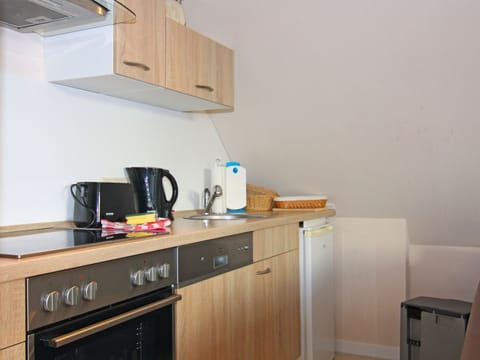 Apartment | Private kitchen | Toaster, highchair