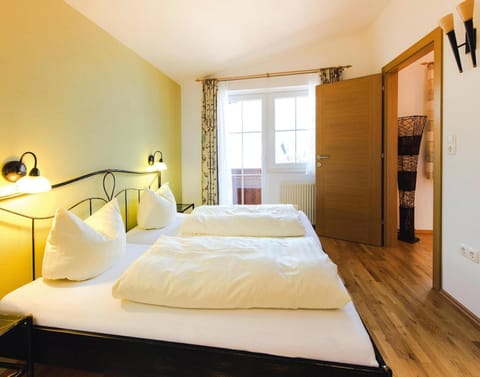 Apartment | 3 bedrooms, individually furnished, bed sheets