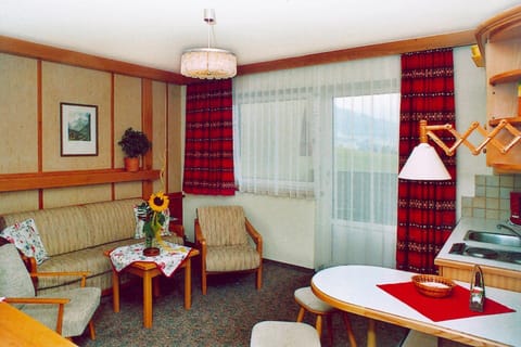 Apartment | Dining