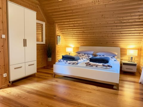 House | 2 bedrooms, individually furnished, bed sheets