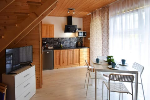 House | Private kitchen | Electric kettle, highchair