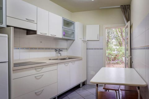Bungalow | Private kitchen | Highchair