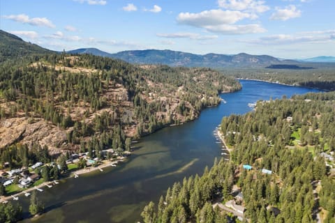 Take your boat up the lower end of Twin Lakes all the way to the upper end of Twin Lakes!