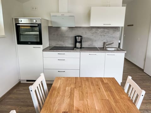 Sky, Plant, Cloud, Building, Window, Tree, Natural Landscape, Land Lot, House, Cottage