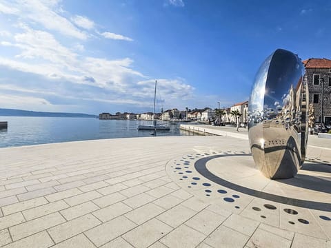 Reflection, Walkway, Cobblestone