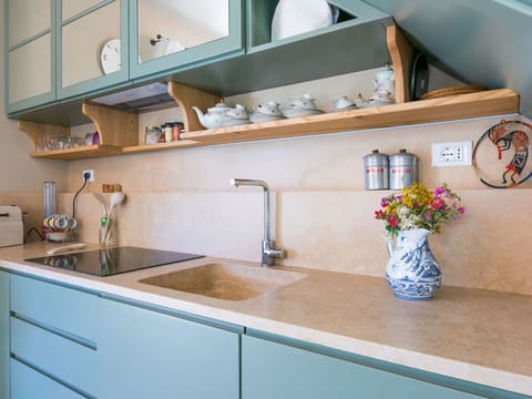 Sky, Snow, Mountain, Building, World, Slope, House, Natural Landscape, Freezing, Landscape