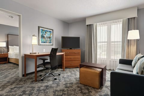 Suite, Accessible, Non Smoking | Premium bedding, in-room safe, desk, iron/ironing board