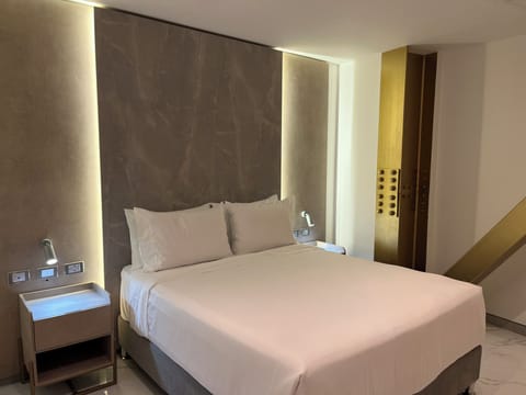 Basic Double Room | In-room safe, blackout drapes, iron/ironing board, free WiFi