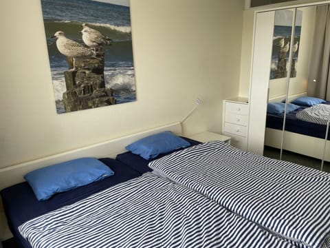 Property, Furniture, Building, Blue, Comfort, Azure, Window, Textile, Interior Design