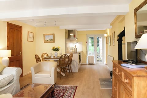 House, Patio, Garden View | Living area