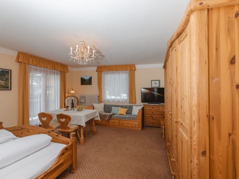 Furniture, Property, Building, Picture Frame, Cabinetry, Window, Table, Wood, Interior Design, Drawer