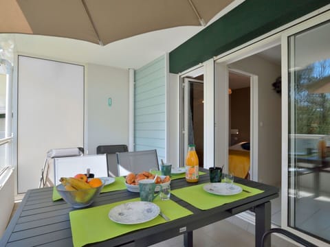 Table, Property, Furniture, Building, Window, Wood, Orange, Interior Design, Living Room, Flooring