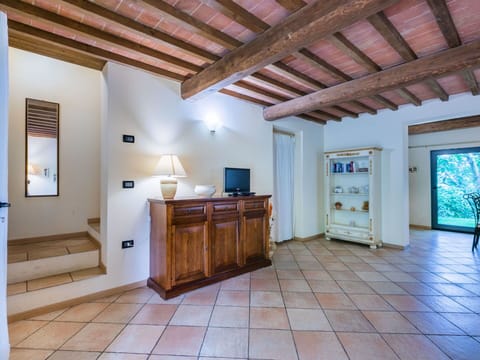 Property, Cabinetry, Building, Wood, House, Interior Design, Flooring, Floor, Window, Drawer