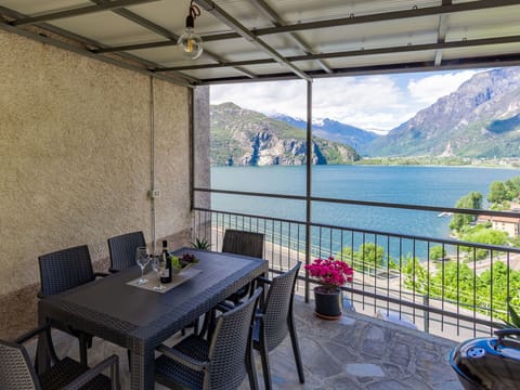 Table, Plant, Furniture, Property, Building, Flower, Water, Flowerpot, Houseplant, Sky