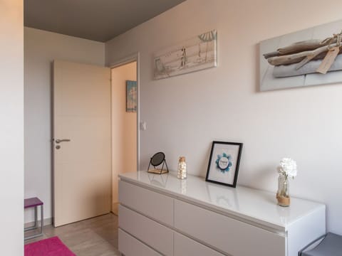 Property, Azure, Picture Frame, Wood, Cabinetry, Interior Design, Flooring, Floor, Drawer, Wall