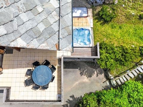 Property, Building, Window, Plant, Azure, Architecture, Wood, Urban Design, House, Wall