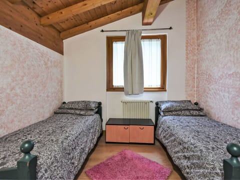 Furniture, Property, Building, Window, Comfort, Interior Design, Wood, Flooring, Floor, Living Room