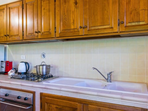 Cabinetry, Tap, Property, Countertop, Kitchen Sink, White, Plumbing Fixture, Blue, Wood, Sink