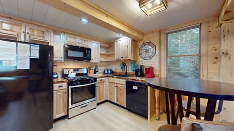 Cottage | Private kitchen | Highchair