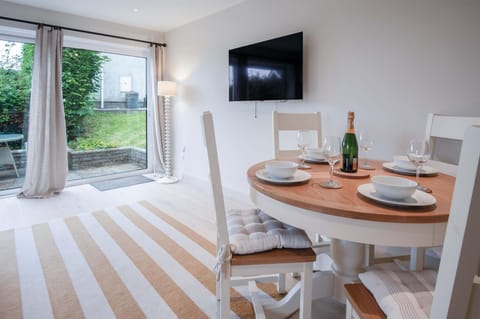 Bayview 3 - 2 Bedroom Chalet - Bayview Oxwich (5441)