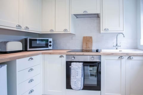 Bayview 3 - 2 Bedroom Chalet - Bayview Oxwich (5450)