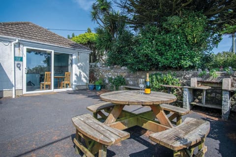 Lundy Lodge – 1 Bedroom Annex – Rhossili (6029)