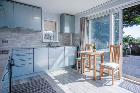 Lundy Lodge – 1 Bedroom Annex – Rhossili (6018)