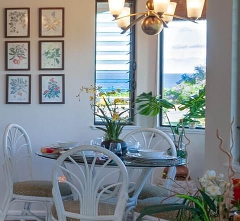 House, Multiple Beds, Patio, Ocean View (26) | Dining