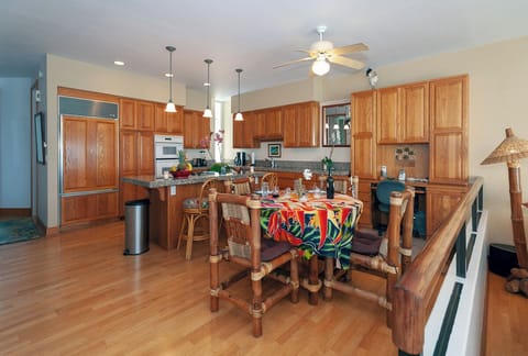 Condo, Multiple Beds, Jetted Tub, Ocean View (405) | Private kitchen