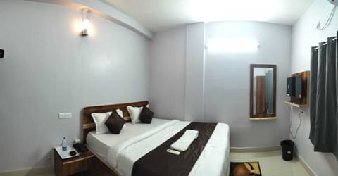 Deluxe Double Room | Desk, free WiFi