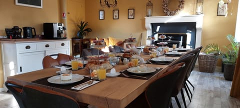 Free daily continental breakfast