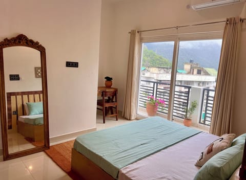 Luxury Double Room, Balcony, Mountain View | Desk, laptop workspace, free WiFi