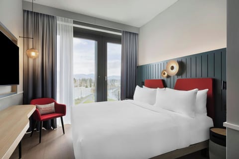 Deluxe Room, 1 King Bed, Non Smoking, Valley View | 1 bedroom, premium bedding, down comforters, minibar