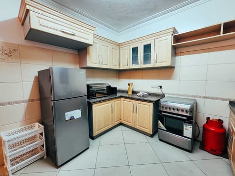 Luxury Apartment, Balcony, City View | Private kitchen | Fridge, microwave, cookware/dishes/utensils