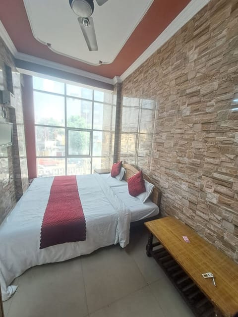 Classic Double Room, Multiple Bedrooms, City View | Free WiFi, bed sheets