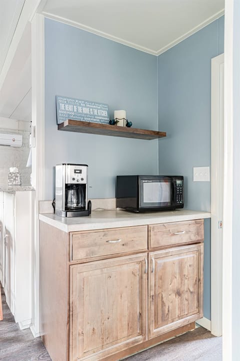 Open style kitchen with plenty of room for friends to gather