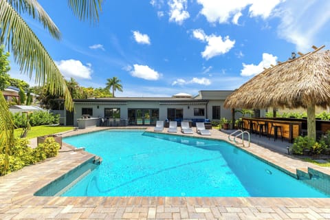 Back Yard Pool, Lounge, Tiki Hut, & Grill