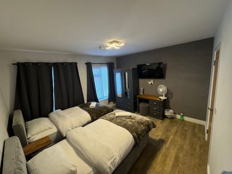 Economy Double Room | Desk, laptop workspace, free WiFi, bed sheets