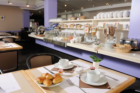 Daily buffet breakfast (EUR 16 per person)