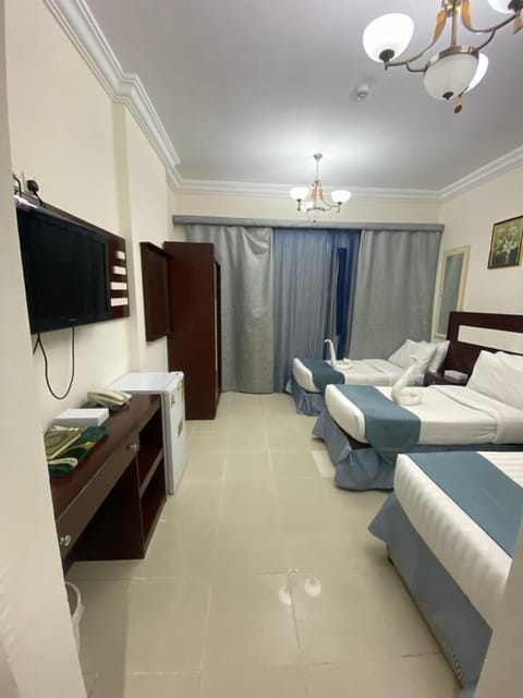 Classic Triple Room, Desert View, Corner | Free WiFi