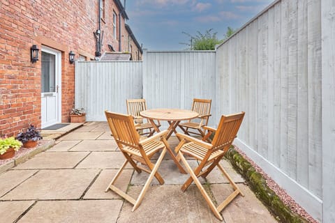 The Beeches, Hayton - Host & Stay