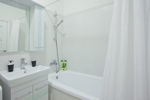 Apartment | Bathroom