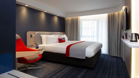 Standard Room, 1 Double Bed | 1 bedroom, hypo-allergenic bedding, in-room safe, desk