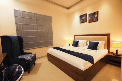 Deluxe Room | Desk, laptop workspace, free WiFi