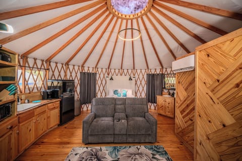 This cozy Yurt is PERFECT for a Couples getaway or for friends to have fun!