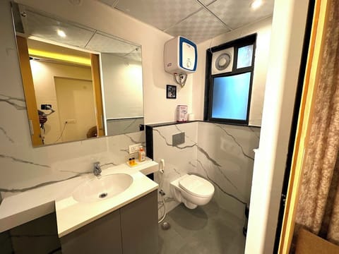 Luxury Room | Bathroom
