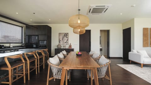 Villa, 3 Bedrooms, Private Pool, Garden View | Dining room