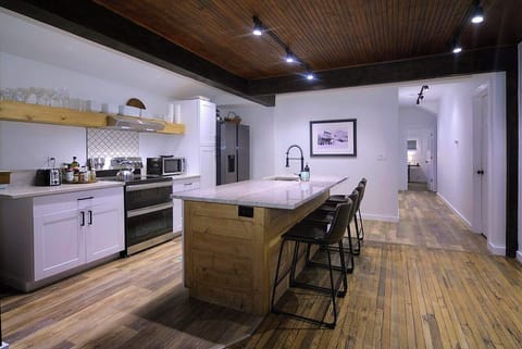 Kitchen island, seating for 3