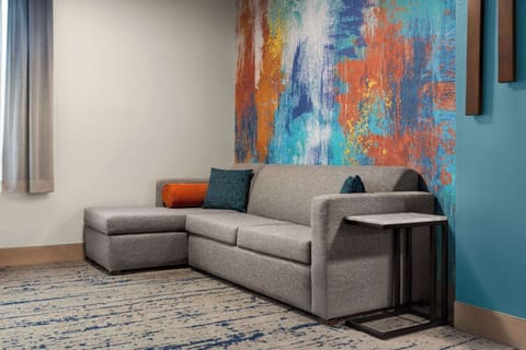 Suite, 1 King Bed, Non Smoking | 1 bedroom, premium bedding, free WiFi, bed sheets